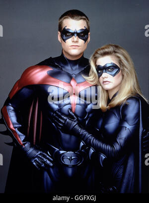 & ROBIN BATMAN / Batman & Robin USA 1997 / Joel Schumacher CHRIS O'DONNELL (Robin), ALICIA SILVERSTONE (Batgirl) Regie: Joel Schumacher aka. Batman & Robin Stockfoto