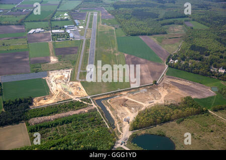 Luftaufnahme, Kiesgruben, Kies, Bergbau, Flugplatz Dinslaken Schwarze Heide, General Aviation, General Aviation, Flugplatz, Bottrop Stockfoto