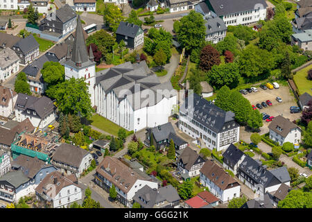 Romanische Basilika von St. Clement, St Clement Kirche, das ehemalige Zisterzienserkloster in Drolshagen, Drolshagen Antenne anzeigen, Stockfoto