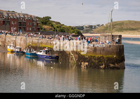 Ein Blick auf den Kai von Padstow, Cornwall, England Stockfoto