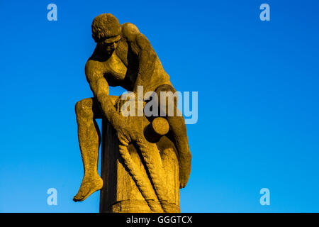 Geographie/Reisen, Deutschland, Nordrhein-Westfalen, Skulptur, 'Der Tauzieher" von Nikolaus Friedrich vor dem Museum der Schokolade, Köln, Freedom-Of - Panorama Stockfoto