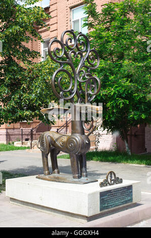 Orenburg, Russland - 23. Juni 2016. Skulptur "Sarmatischen Hirsch" oder 'Sarmatischen Olen'- Stockfoto