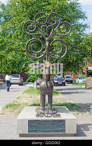 Orenburg, Russland - 23. Juni 2016. Skulptur "Sarmatischen Hirsch" oder 'Sarmatischen Olen' Stockfoto