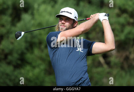 Schwedens Johan Carlsson am 7. Abschlag in Runde 3 am zweiten Tag von Paul Lawrie Match Play Archerfield links, East Lothian. Stockfoto