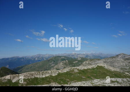 Blick vom Punta Marguareis auf der Grenze Ridge Road, Ligurische Alpen, Italien Stockfoto