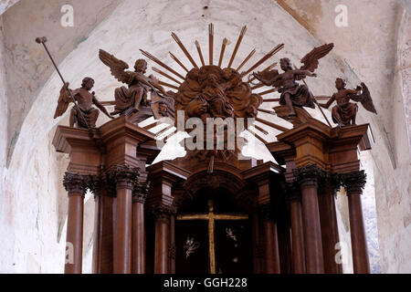 Holzaltar Dekorationen der römisch-katholischen Kirche des Hl. Franziskus und St. Bernard auch bekannt als Bernhardin Kirche gewidmet Heiligen Franz von Assisi und Bernardino von Siena in der alten Stadt von Vilnius, Litauen Stockfoto