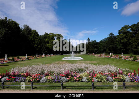 Blick auf den Botanischen Garten an der Nordseite des Neorenaissance-Stils des 18. Jahrhunderts von Tiskeviciai, Tiskevicius-Palast oder Tyszkiewicz-Palast im Badeort Palanga, Litauen Stockfoto