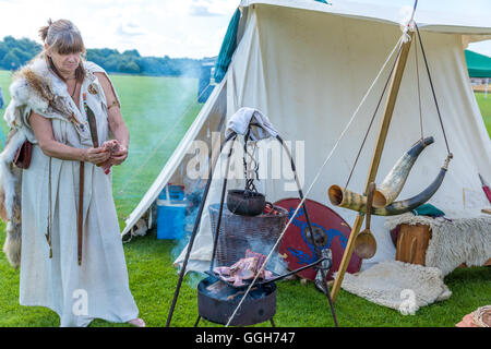 Schlacht von Wodensfield Re-Enactment August 5. 910 n. Chr. Die Schlacht von Tettenhall (manchmal genannt die Schlacht von Birmingham) Stockfoto