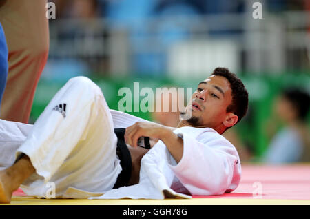 Großbritanniens Ashley McKenzie in Aktion gegen Türkeis Oslo Bekir bei der Herren-60 kg Runde der letzten 32 am ersten Tag der Olympischen Spiele in Rio, Brasilien. Stockfoto