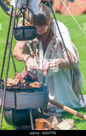 Schlacht von Wodensfield Re-Enactment August 5. 910 n. Chr. Die Schlacht von Tettenhall (manchmal genannt die Schlacht von Birmingham) Stockfoto