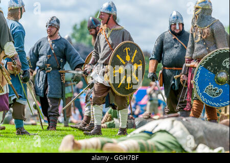 Schlacht von Wodensfield Re-Enactment August 5. 910 n. Chr. Die Schlacht von Tettenhall (manchmal genannt die Schlacht von Birmingham) Stockfoto