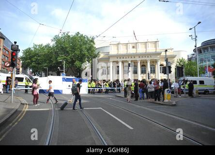 Aktivisten außerhalb Nottingham Theatre Royal Herunterfahren im Stadtzentrum Straßenbahn und Bus Netzwerk für soziale Gerechtigkeitsbewegung schwarz lebt Angelegenheit zu protestieren. Stockfoto