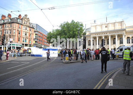 Aktivisten außerhalb Nottingham Theatre Royal Herunterfahren im Stadtzentrum Straßenbahn und Bus Netzwerk für soziale Gerechtigkeitsbewegung schwarz lebt Angelegenheit zu protestieren. Stockfoto