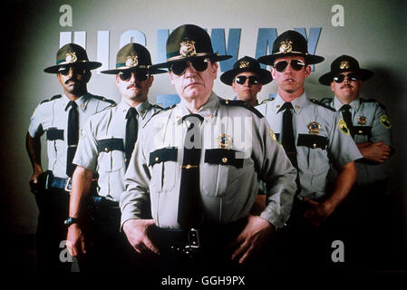 SUPER TROOPERS - DIE SUPERBULLEN / Super Troopers USA 2002 / Jay Chandrasekhar sterben Comedy-Gruppe "Broken Lizards" (JAY CHANDRASEKHAR, KEVIN HEFFERNAN, STEVE LEMME, PAUL SOTER, ERIK STOLHANSKE) Schrieb Das Drehbuch Und Spielte die Hauptrollen in "Super Trooper" Regie: Jay Chandrasekhar aka. Super Troopers Stockfoto