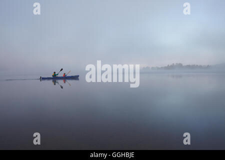 Kanutour auf See Staffelsee, Seehausen, Oberbayern, Deutschland Stockfoto