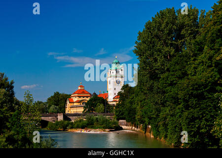 Fluss Isar und Muellersches Volksbad, München, Upper Bavaria, Bayern, Deutschland Stockfoto
