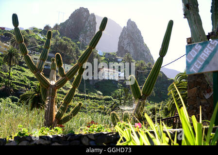 Roques Pedro y Petra, Hermigua, La Gomera, Kanarische Inseln, Spanien Stockfoto