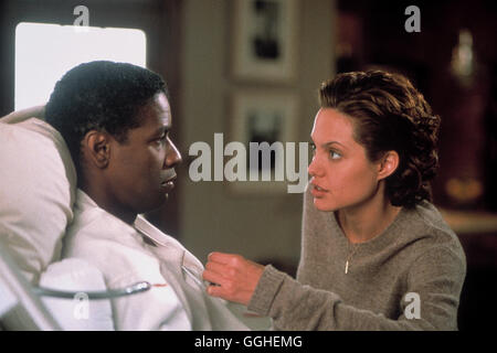 DER KNOCHENJÄGER / The Bone Collector USA 1999 / Phillip Noyce Lincoln Rhyme (DENZEL WASHINGTON), Amelia Donaghy (ANGELINA JOLIE) Regie: Phillip Noyce aka. The Bone Collector Stockfoto