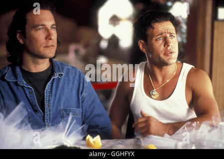 John Corbett Louis Mandylor My Big Fat Greek Wedding 2002 Stockfotografie Alamy