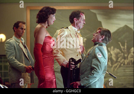 GHOST SHIP / Ghost Ship USA 2002 / Steve Beck Francesca (FRANCESCA RETTONDINI), Purser (IAN GARDINER), Chief Steward (BORIS BRKIC) Regie: Steve Beck aka. Ghost Ship Stockfoto