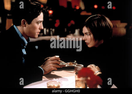 MICKEY BLUE EYES / Mickey blau Augen USA/UK 1999 / Kelly Makin Szene Mit HUGH GRANT (Michael Felgate) Und JEANNE TRIPPLEHORN (Gina Vitale). Regie: Kelly Makin aka. Mickey Blue Eyes Stockfoto