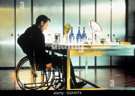 GATTACA / USA 1997 Gattaca / Andrew Nicol Szene Mit Jerome Morrow (JUDE LAW)-Regie: Andrew Nicol aka. Gattaca Stockfoto