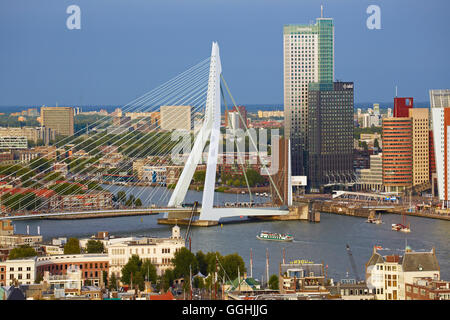 Blick von der Euromast Tower in Richtung Hafen, Erasmus-Brücke, Skyline, Rotterdam, Provinz Nordbrabant, Süd-Ho Stockfoto