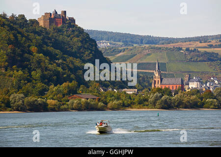 Blick über den Rhein Burg Schönburg und Parish Church of Our Lady, Liebfrauenkirche in Oberwesel, Mittelrhein, Midd Stockfoto