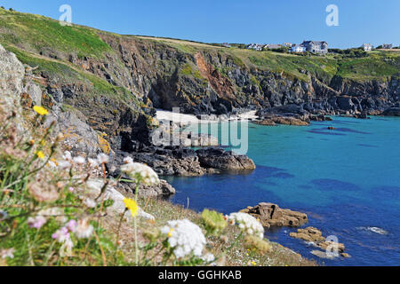 Housel Bay und Housel bay Hotel, The Lizard, Cornwall, England, Großbritannien Stockfoto