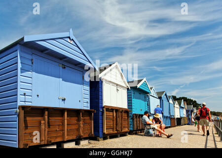 Strandhütten, Milford auf Meer, Dorset, England, Großbritannien Stockfoto