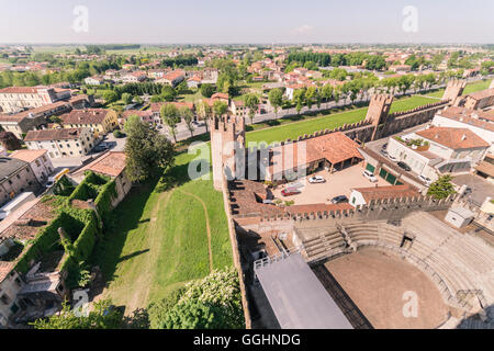 Luftbild von der ummauerten Stadt Montagnana, eines der schönsten Dörfer in Italien. Stockfoto