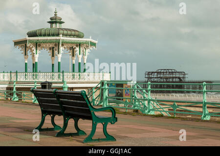 Sommernachmittag am Musikpavillon in Brighton, England. Stockfoto