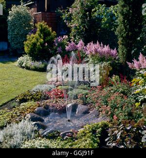 Brunnen-Wasser-Funktion - (bitte Kredit: Fotos Gartenbau / Kalju Kaarep Estland) FOU088340 Stockfoto