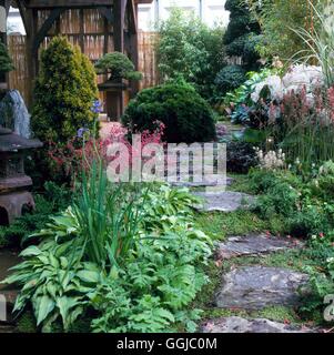 Japanischer Garten - "Zen-inspirierten" bei Chelsea FS 2000 - (bitte Kredit: Fotos Hort/spidergarden.com) JAG089528 Compu Stockfoto