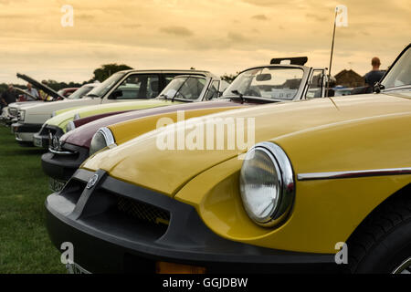 MGs aufgereiht an einem Oldtimer-show Stockfoto