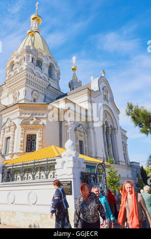 Anbeter an Pokrovsky Cathedral, Bolshaya Marskaya Straße, Sewastopol Krim Osteuropa Stockfoto