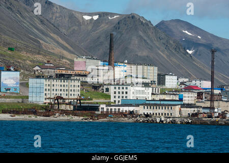 Russland, tschukotka Komsomolskaja Bay, autonomen Okrug. Hafen von provideniya, über die Beringstraße von Alaska. Stockfoto