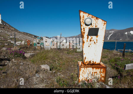 Russland, Komsomolskaja Bay Chukotka autonomes Okrug. Hafen von Provideniya, über die Beringstraße von Alaska, Friedhof. Stockfoto