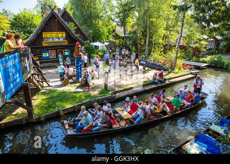 Freilichtmuseum Lehde, Bootstour im Spreewald, UNESCO-Biosphärenreservate reservieren, Lübbenau, Brandenburg, Deutschland, Europa Stockfoto