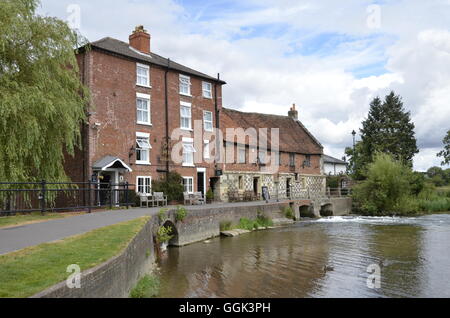 Die Mühle-Wirtshaus in Harnham, in der Nähe von Salisbury in Wiltshire Stockfoto