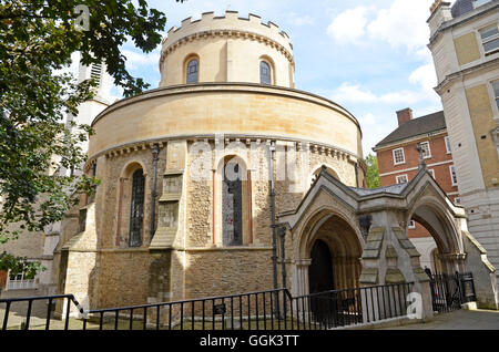 Temple Church in eines der vier Inns Of Court im Zentrum von London Stockfoto