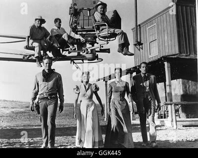 HAUPTGESTALTEN LAND / das große Land USA 1958 / William Wyler bin gesetzt: der Regisseur WILLIAM WYLER (am Kamerakran), Steve Leech (CHARLTON HESTON), Patricia Terrill (CARROLL BAKER), Julie Maragon (JEAN SIMMONS), James McKay (GREGORY PECK)-Regie: William Wyler aka. Das große Land Stockfoto