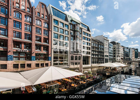 Cafés neben Bleichenfleet, Hamburg, Deutschland Stockfoto