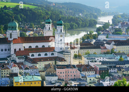 Altstadt mit Kathedrale von St. Stephen, Passau, Niederbayern, Deutschland Stockfoto