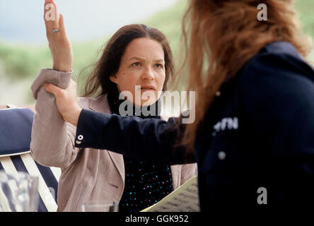 Blaupause / Blueprint D 2002 / Rolf Schübel Iris Sellin (FRANKA POTENTE) Ohrfeigt Siri Sellin (FRANKA POTENTE) Regie: Rolf Sch Bel aka. Bauplan Stockfoto