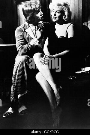 MANCHE MÖGEN es HEISS / manche mögen es heiß USA 1959 / Billy Wilder TONY CURTIS (Joe/Josephine), MARILYN MONROE (Zucker) Regie: Billy Wilder aka. Manche mögen es heiß Stockfoto