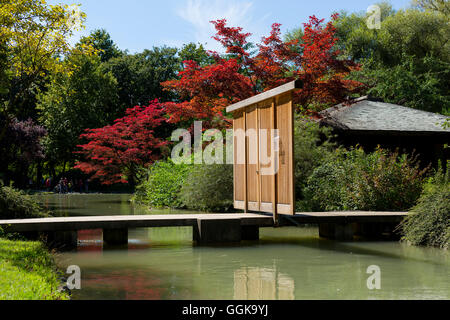 Munchen Japanisches Teehaus Im Englischen Garten Stockfoto Bild