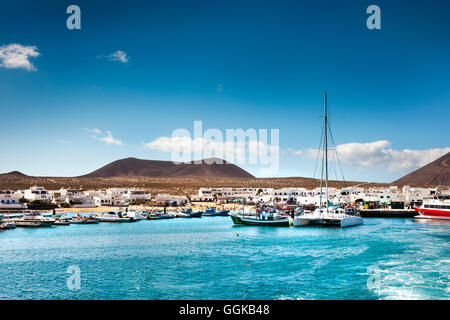 Hafen von Caleta del Sebo, La Graciosa Insel Lanzarote, Kanarische Inseln, Spanien Stockfoto