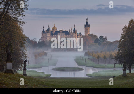 Schlossgarten und Schweriner Schloss, Schwerin, Mecklenburg-Vorpommern, Deutschland Stockfoto