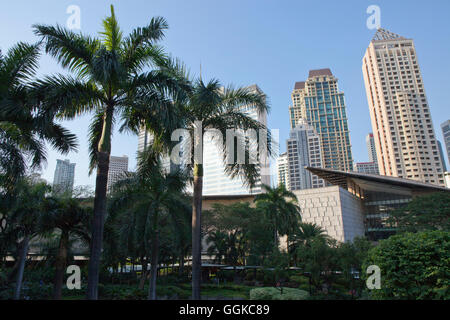 Luxus Apartment-Gebäude in Makati City, das Finanzviertel im Zentrum der Hauptstadt Metro Manila, Philippinen, Asien Stockfoto